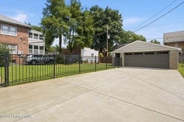 2505 Broadmeade Rd, Louisville, KY 40205