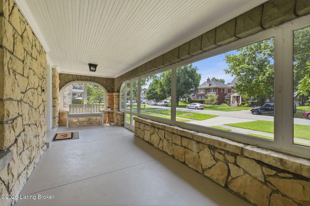 2505 Broadmeade Rd, Louisville, KY 40205