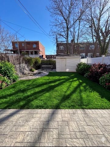 250 Huntington Avenue, Bronx, NY 10465