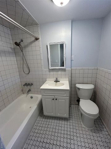 250 Huntington Avenue, Bronx, NY 10465