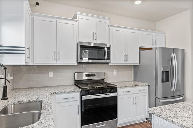 814 Monterey Court, Asheville, NC 28806