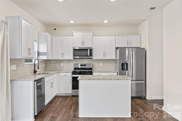 814 Monterey Court, Asheville, NC 28806