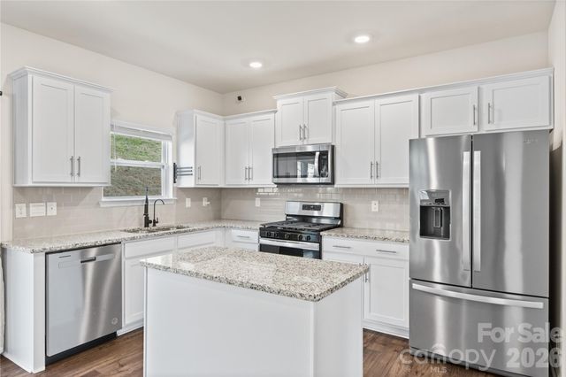 814 Monterey Court, Asheville, NC 28806