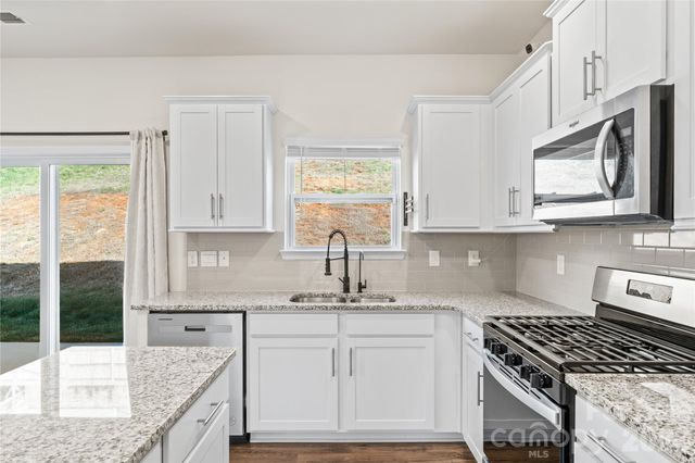 814 Monterey Court, Asheville, NC 28806