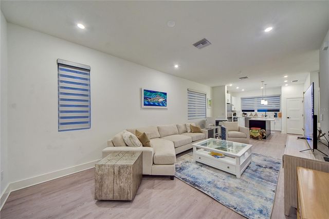 323 15TH STREET N, St Petersburg, FL 33705