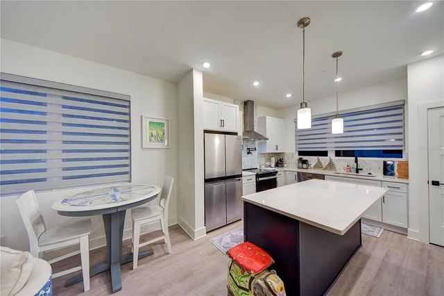 323 15TH STREET N, St Petersburg, FL 33705