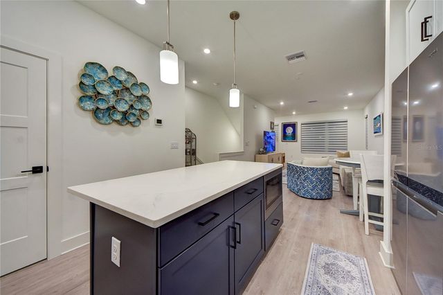 323 15TH STREET N, St Petersburg, FL 33705