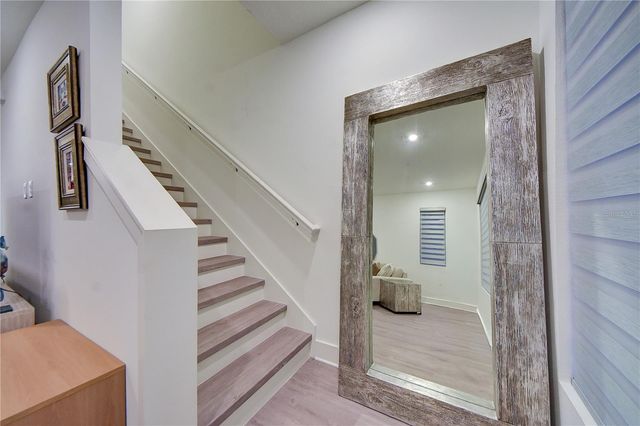 323 15TH STREET N, St Petersburg, FL 33705