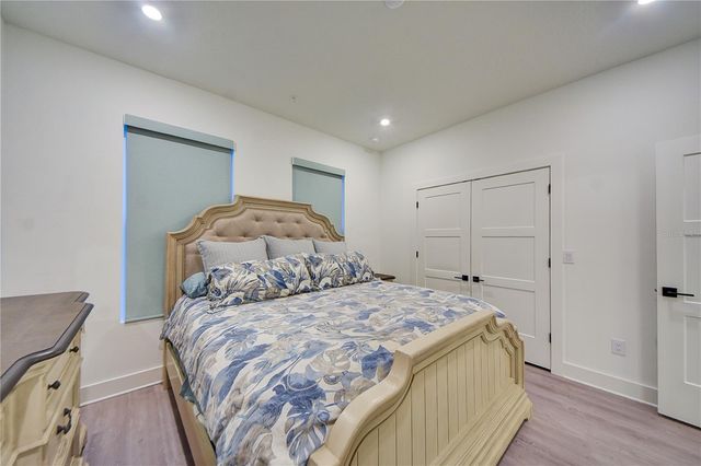 323 15TH STREET N, St Petersburg, FL 33705