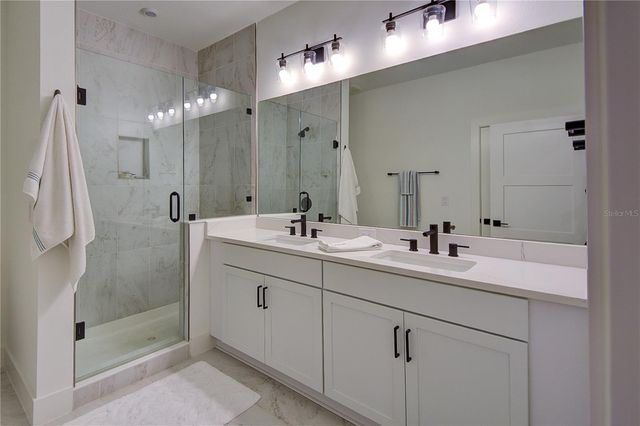 323 15TH STREET N, St Petersburg, FL 33705