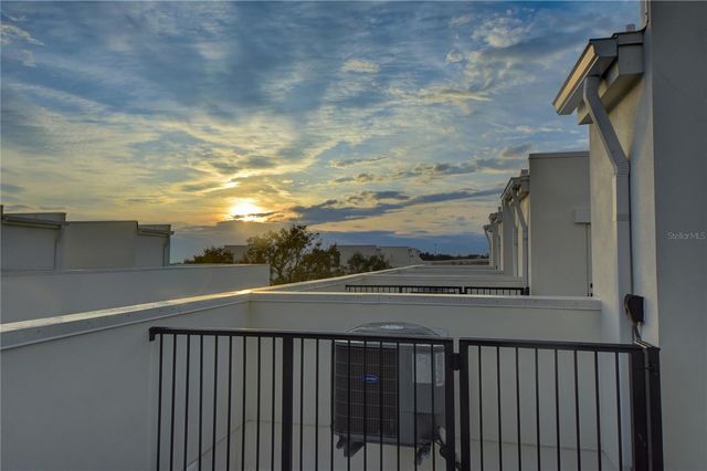 323 15TH STREET N, St Petersburg, FL 33705