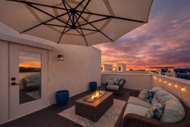 323 15TH STREET N, St Petersburg, FL 33705