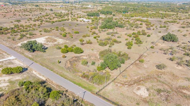 121 Gilmore Court, Lipan, TX 76462