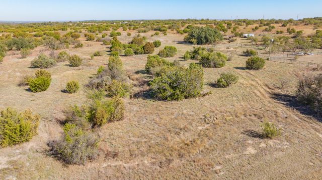 121 Gilmore Court, Lipan, TX 76462