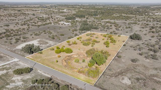 121 Gilmore Court, Lipan, TX 76462