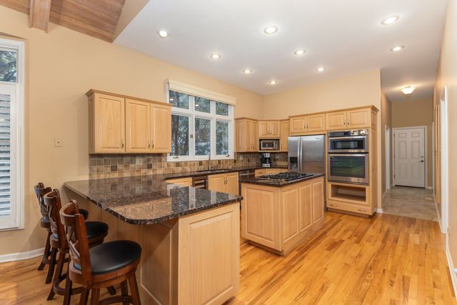 1437 Ambleside Circle, Naperville, IL 60540