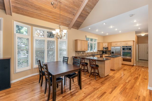 1437 Ambleside Circle, Naperville, IL 60540