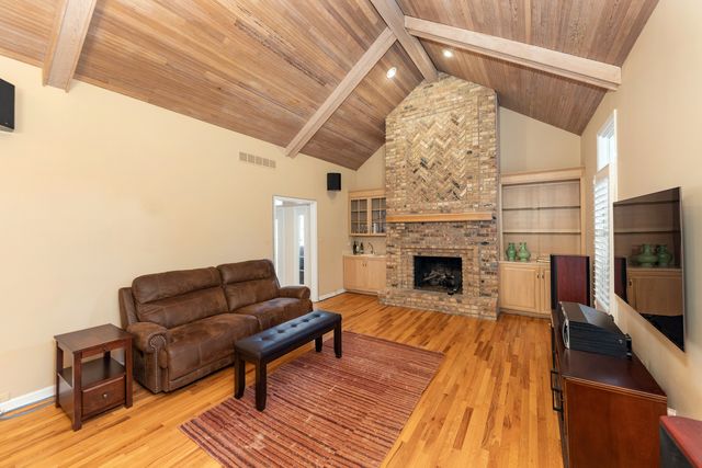 1437 Ambleside Circle, Naperville, IL 60540
