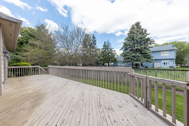 1437 Ambleside Circle, Naperville, IL 60540