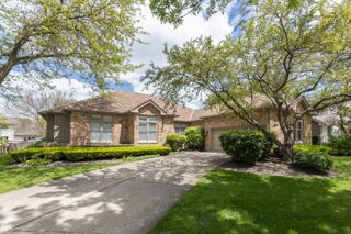 1437 Ambleside Circle, Naperville, IL 60540