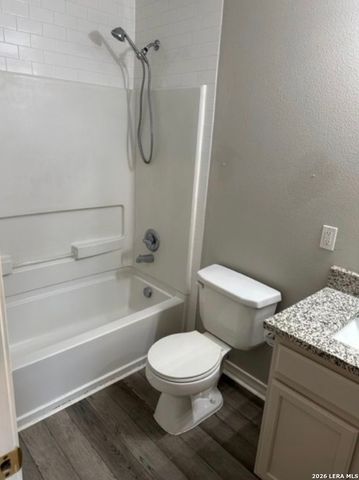 7803 Kingsbury Wood Unit 4, San Antonio, TX 78240