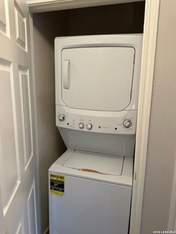 7803 Kingsbury Wood Unit 4, San Antonio, TX 78240