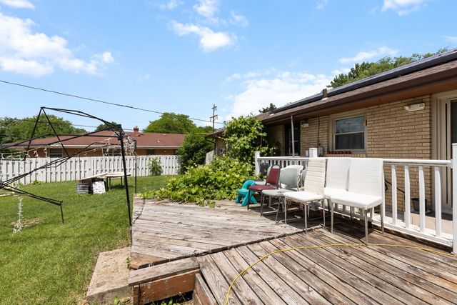 320 Dawn Avenue, Rockford, IL 61107