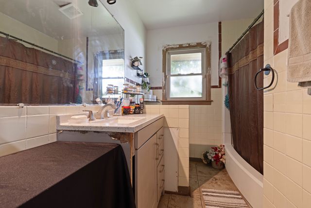 320 Dawn Avenue, Rockford, IL 61107