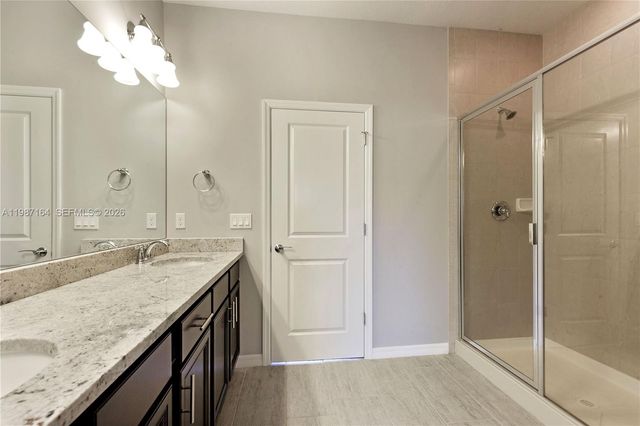 1101 Banyan Dr, Hollywood, FL 33021