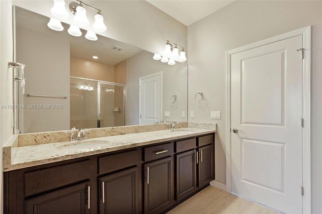 1101 Banyan Dr, Hollywood, FL 33021