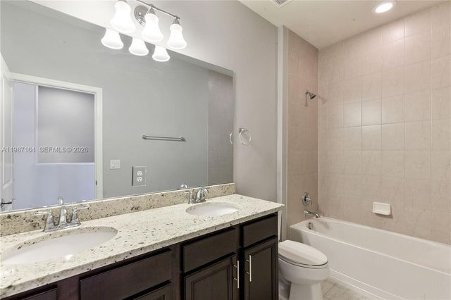 1101 Banyan Dr, Hollywood, FL 33021