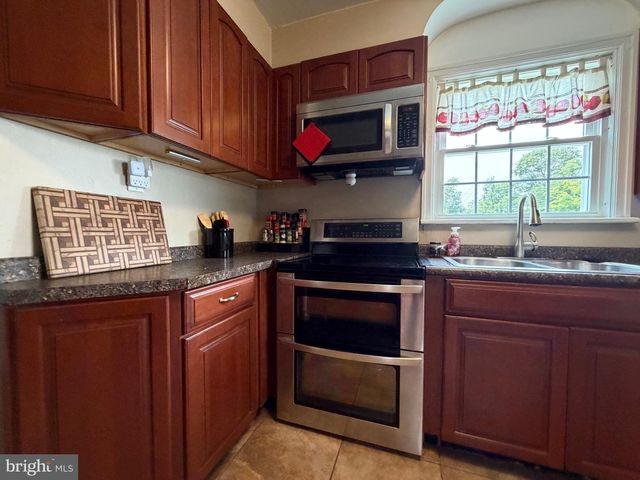 936 N PITT ST, Carlisle, PA 17013