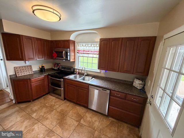 936 N PITT ST, Carlisle, PA 17013