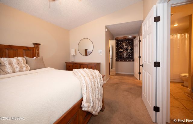 6470 N Tierra de las Catalinas Apt 100, Tucson, AZ 85718