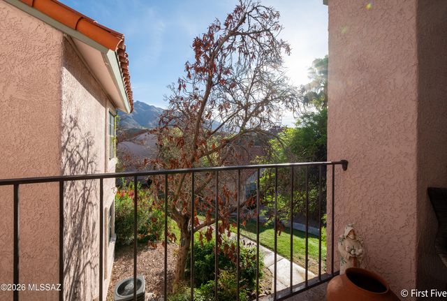 6470 N Tierra de las Catalinas Apt 100, Tucson, AZ 85718