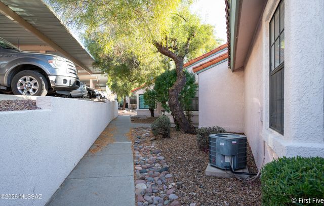 6470 N Tierra de las Catalinas Apt 100, Tucson, AZ 85718