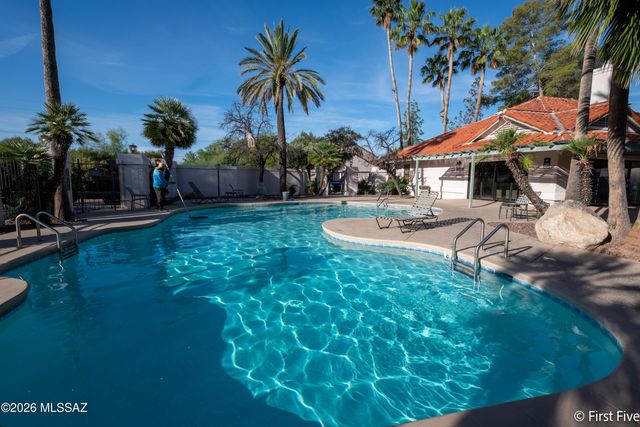 6470 N Tierra de las Catalinas Apt 100, Tucson, AZ 85718