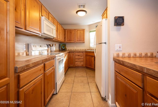 6470 N Tierra de las Catalinas Apt 100, Tucson, AZ 85718