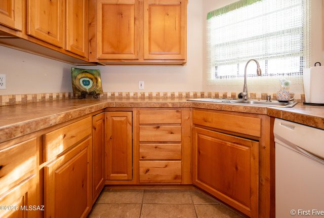 6470 N Tierra de las Catalinas Apt 100, Tucson, AZ 85718