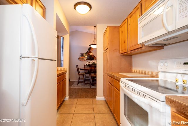 6470 N Tierra de las Catalinas Apt 100, Tucson, AZ 85718