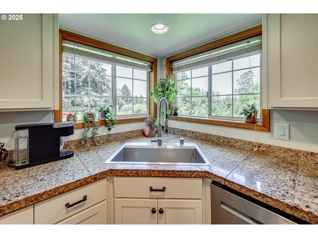 2012 Ne 193RD Ct, Vancouver, WA 98684