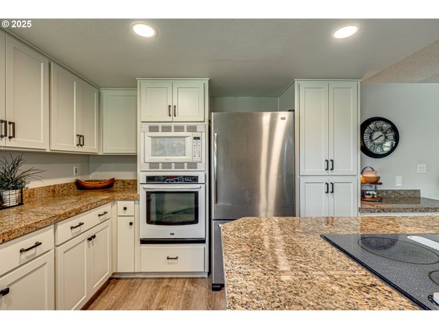 2012 Ne 193RD Ct, Vancouver, WA 98684