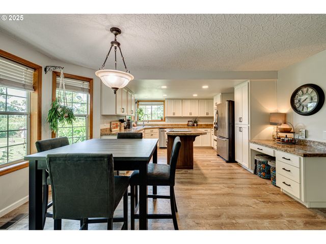 2012 Ne 193RD Ct, Vancouver, WA 98684
