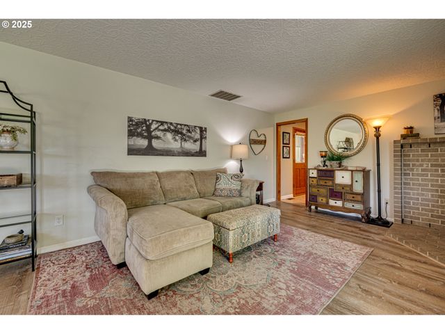 2012 Ne 193RD Ct, Vancouver, WA 98684