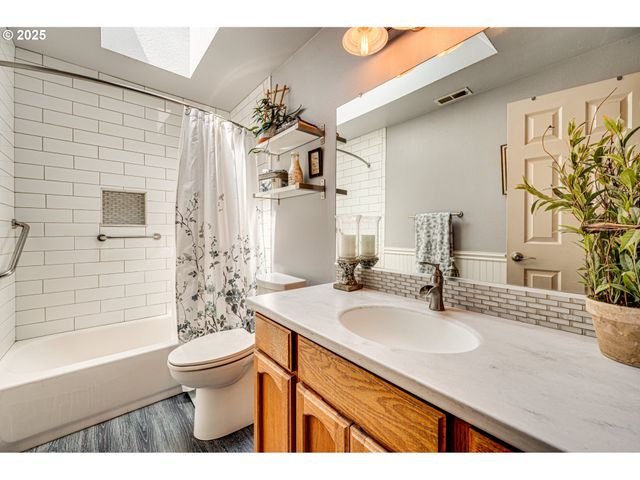 2012 Ne 193RD Ct, Vancouver, WA 98684