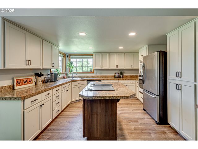 2012 Ne 193RD Ct, Vancouver, WA 98684