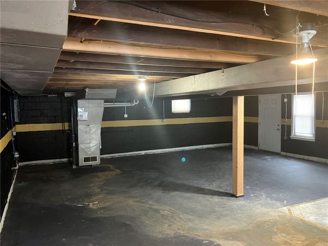 444 Spencer Ave, Sharon, PA 16146