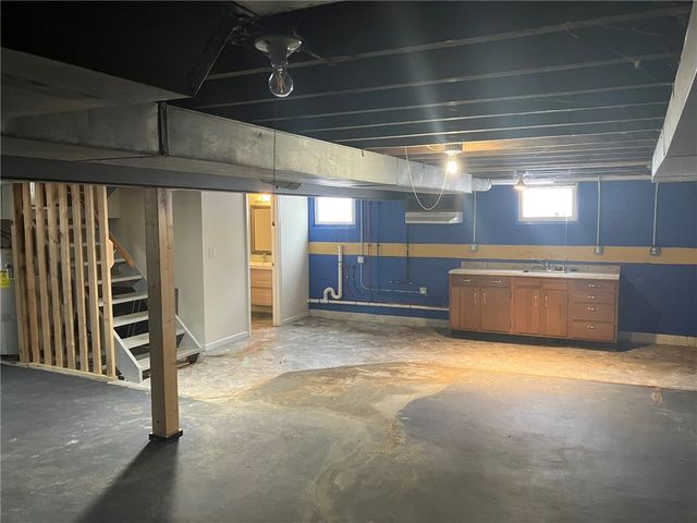 444 Spencer Ave, Sharon, PA 16146