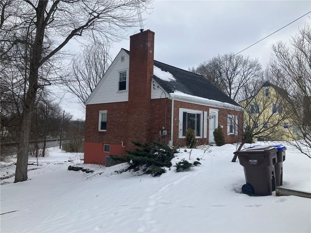 444 Spencer Ave, Sharon, PA 16146