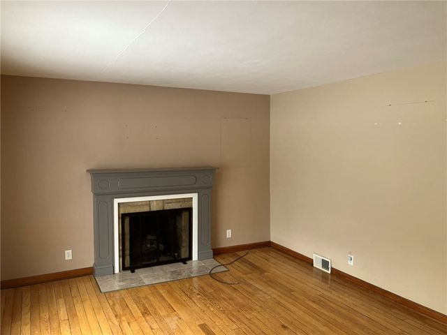 444 Spencer Ave, Sharon, PA 16146